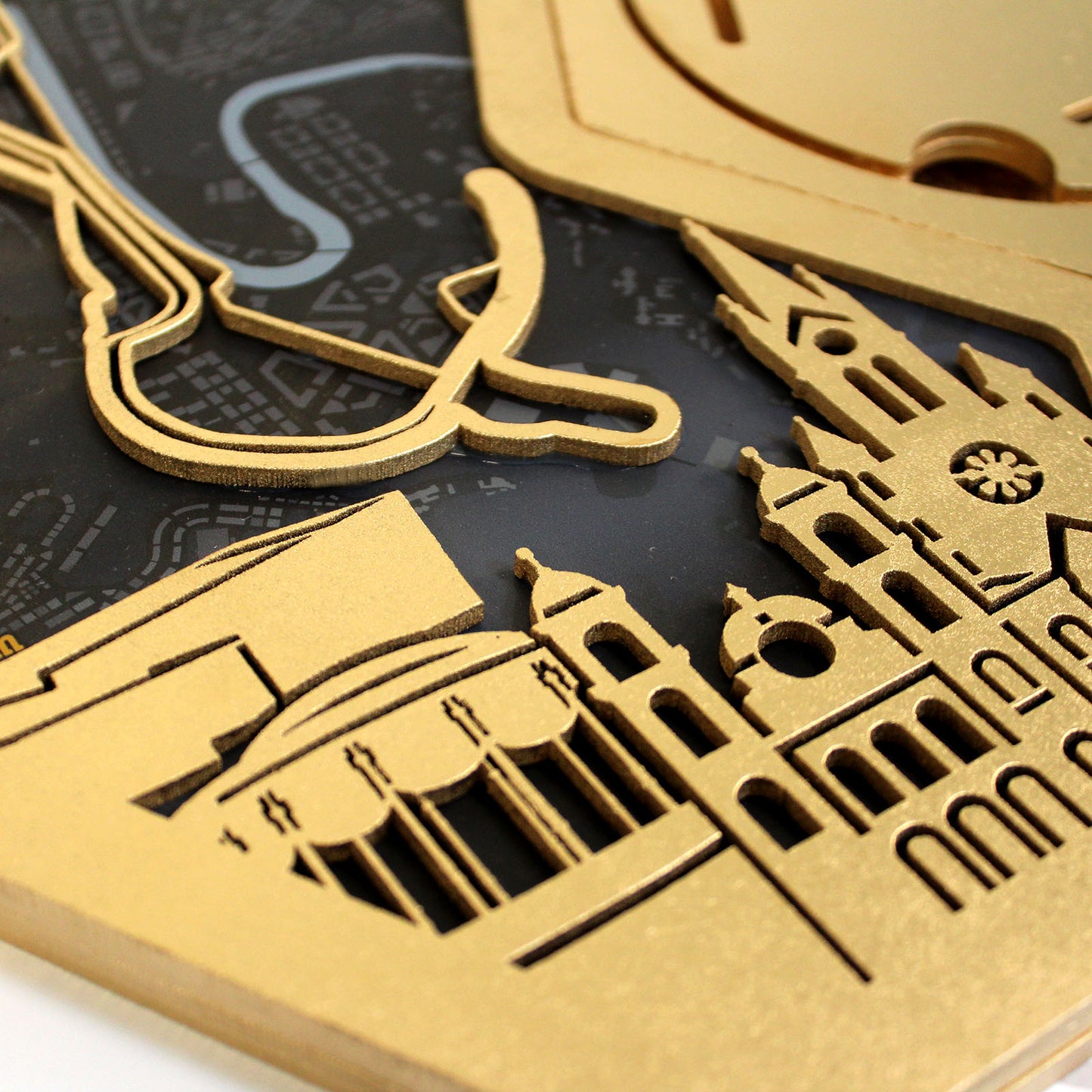 Medallero Hexagonal para exhibir tu medalla de la Maratón San Sebastián Donosti Personalizado con Nombre, dorsal, tiempos, etc.