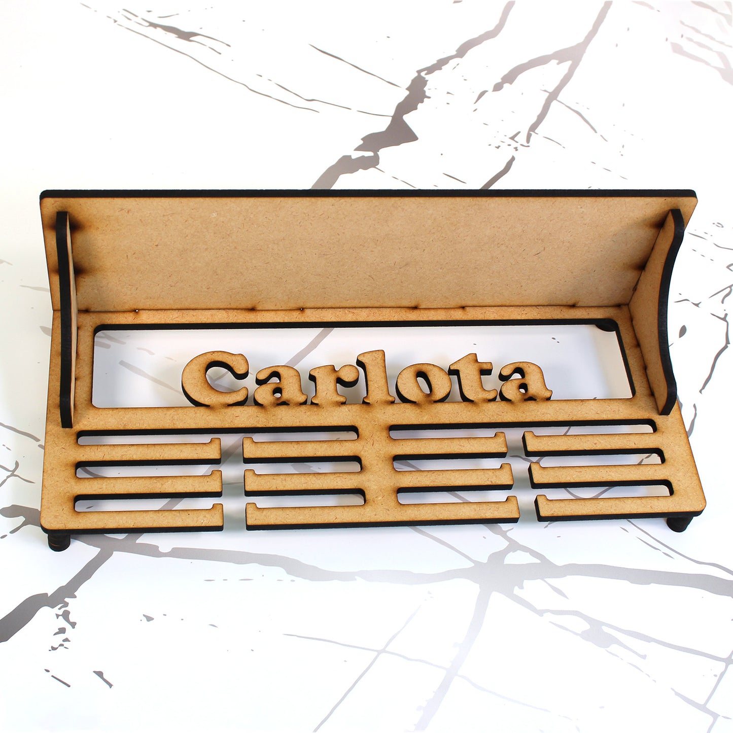 Medallero personalizado con nombre y estante para copas