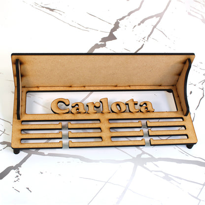 Medallero personalizado con nombre y estante para copas