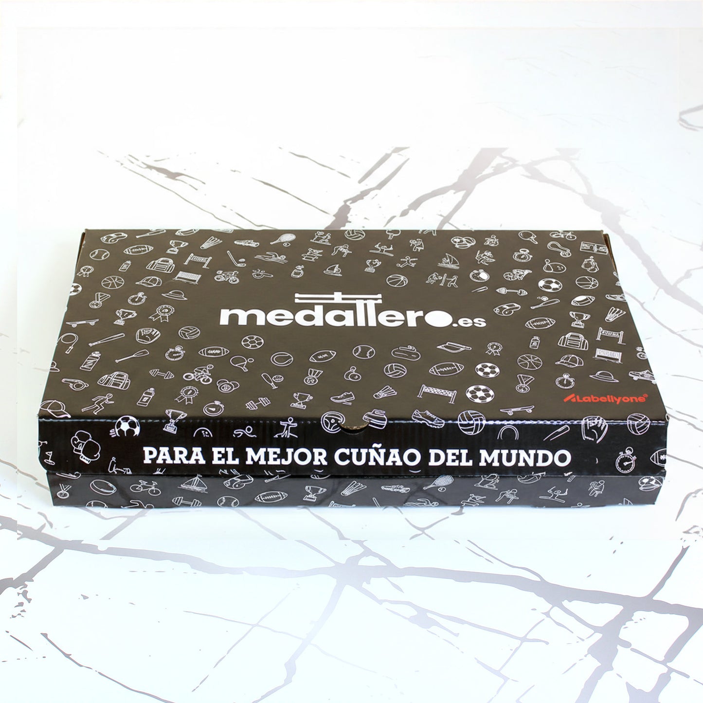 Caja fabricada con Frase preferida+Nombre y envuelta para regalo