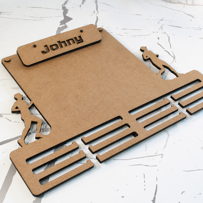 Medallero para Medallas de Running – Personalizado en Madera con pinza de diseño para colocar dorsales