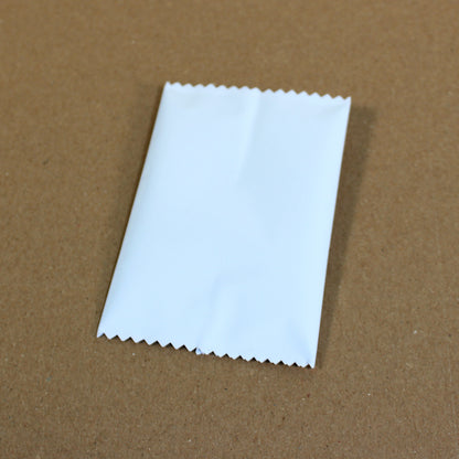 Sobre para cromo gigante aspecto sobre real, interior plateado