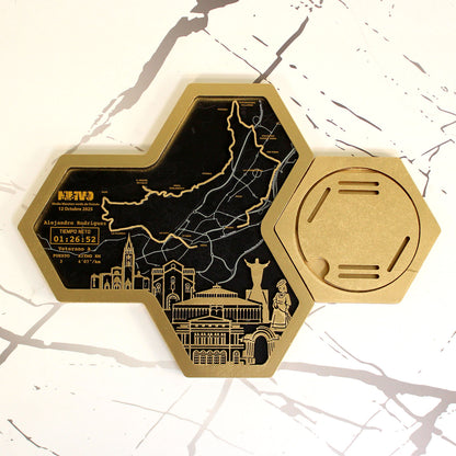 Medallero Hexagonal para exhibir tu medalla de la Media Maratón de Oviedo Personalizado con Nombre, dorsal, tiempos, etc.