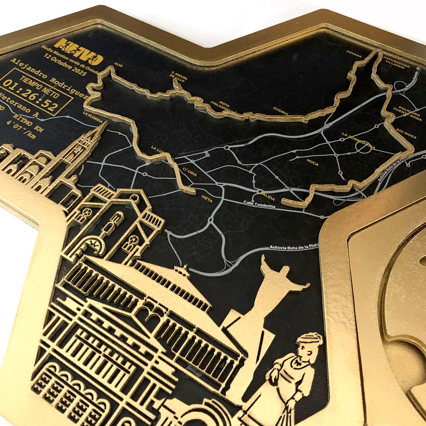 Medallero Hexagonal para exhibir tu medalla de la Media Maratón de Oviedo Personalizado con Nombre, dorsal, tiempos, etc.