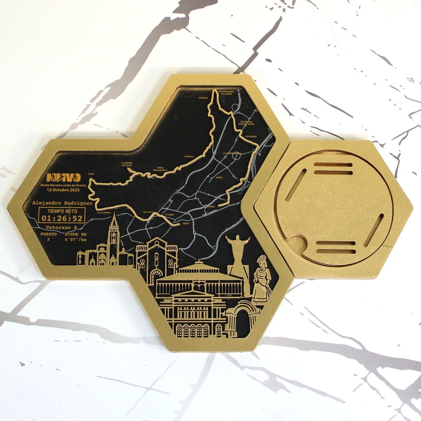 Medallero Hexagonal para exhibir tu medalla de la Media Maratón de Oviedo Personalizado con Nombre, dorsal, tiempos, etc.