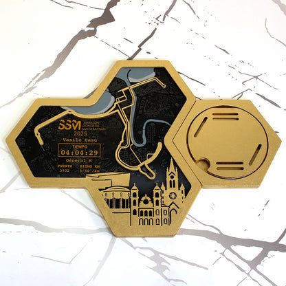 Medallero Hexagonal para exhibir tu medalla de la Maratón San Sebastián Donosti Personalizado con Nombre, dorsal, tiempos, etc.