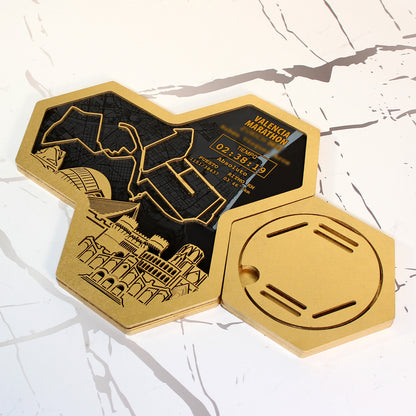 Medallero Hexagonal para exhibir tu medalla de la Marathon de Valencia Personalizado con Nombre, dorsal, tiempos, etc.