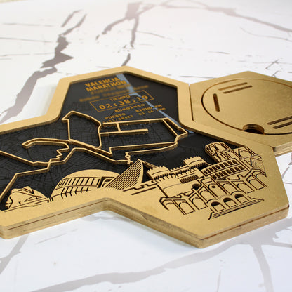 Medallero Hexagonal para exhibir tu medalla de la Marathon de Valencia Personalizado con Nombre, dorsal, tiempos, etc.